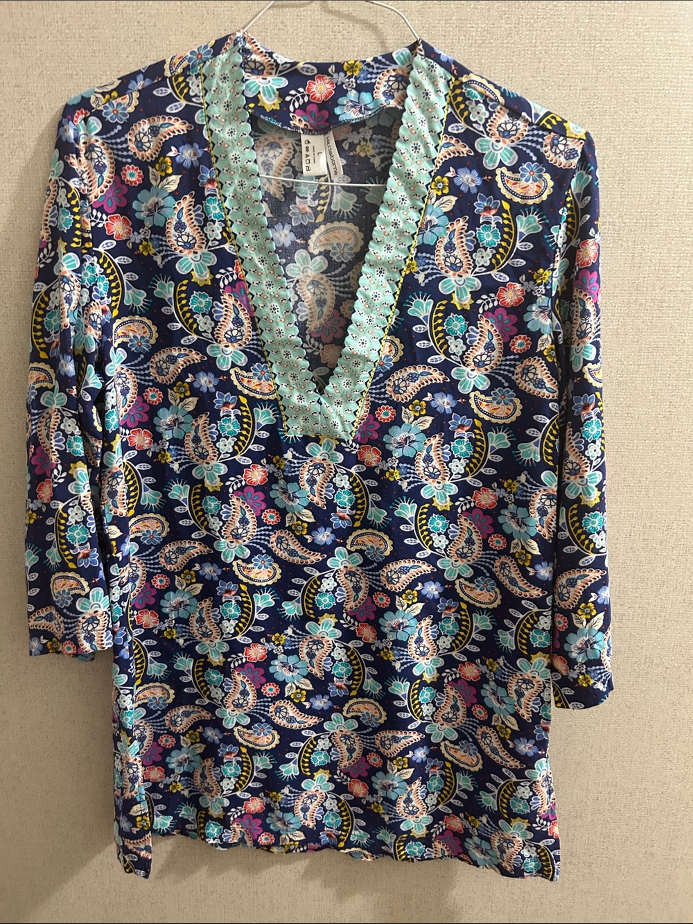 Liz Claiborne Navy Floral Paisley V-Neck Tunic with Mint Lace - Picture 1 of 3
